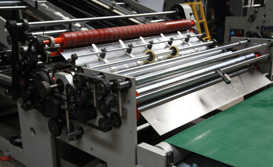 Single Three Layers Automatic Flute Laminator Kecepatan Tengah DF-1650EL