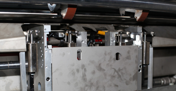 Front Edge Flute Laminator Kecepatan Tinggi 150m / Min Mesin Laminasi Litho