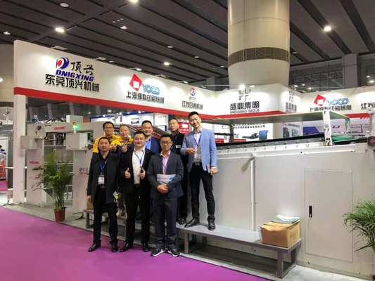 Laminator Karton 800 * 700mm Berkecepatan Tinggi Dengan Pengumpan Hisap Tepi Terkemuka